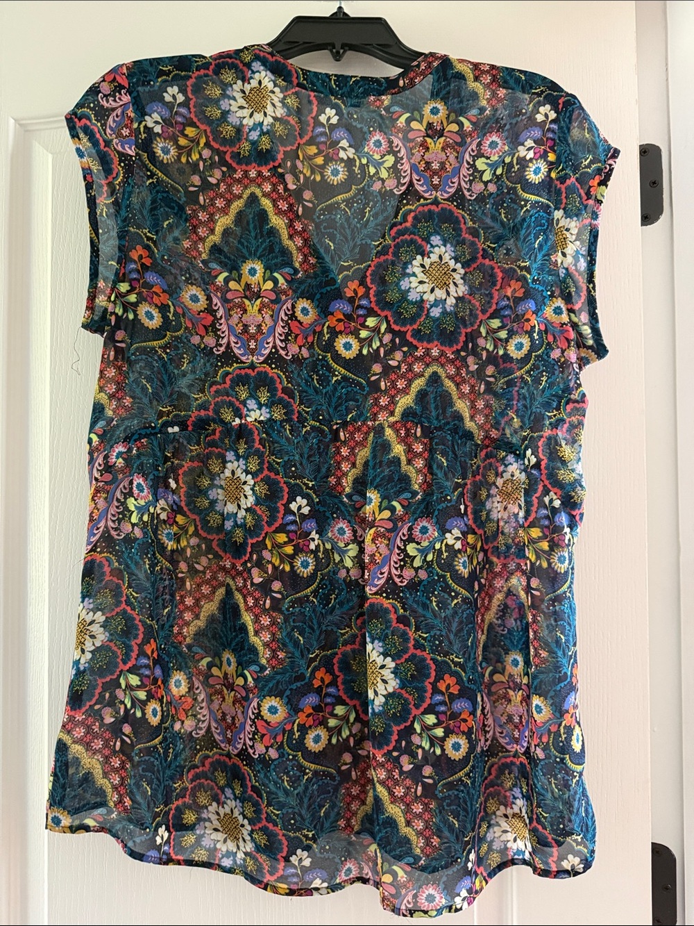 DR2 Multi-Color Floral Paisley V-Neck Cap Sleeve Blouse - Picture 6 of 6